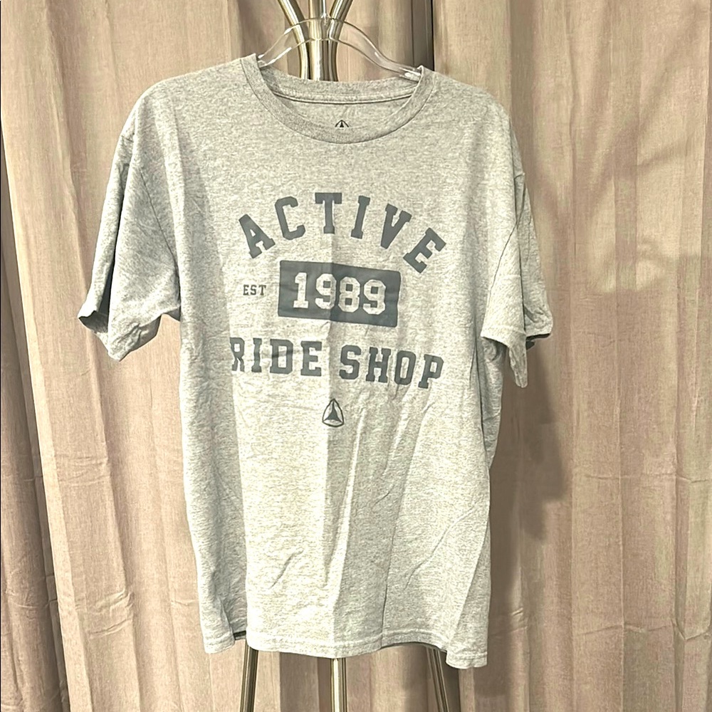 Active Ride‎ Shop Gray Short Sleeve Tee